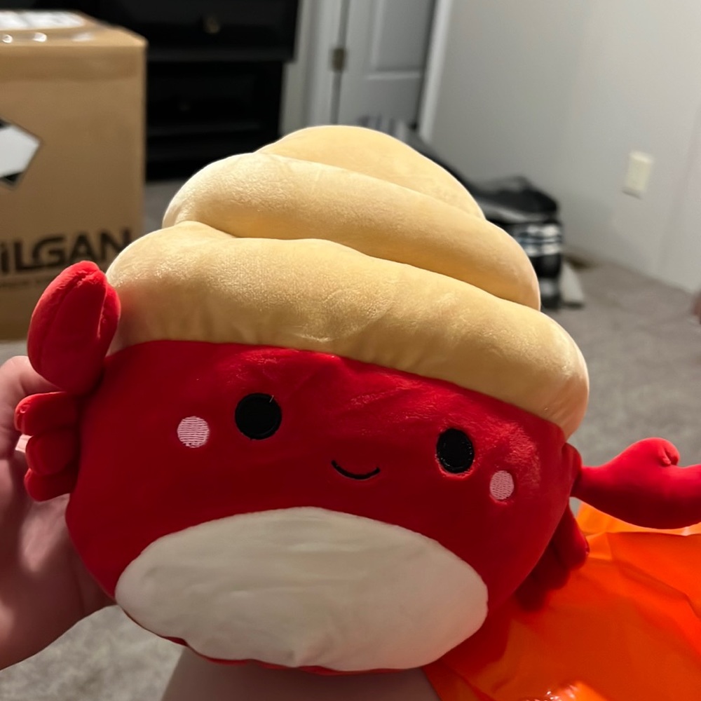 Indie the hermit crab Squishmallow